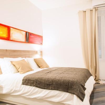 Demi Rooms (Via Chiavettieri Al Porto 56 80133 Naples)