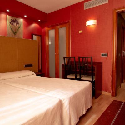 Hotel Villa de Barajas (Avenida De Logroño, 331 28042 Madrid)