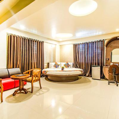 FabHotel Prime Sanket Inn (Hotel Sanket Inn, 130\2 Mumbai Bangalore Highway, Bhumkar Chowk, Wakad 411057 Pune)
