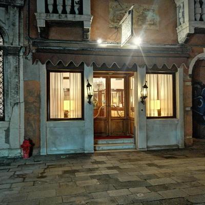 Hotel Falier (San Pantalon 130 30135 Venise)