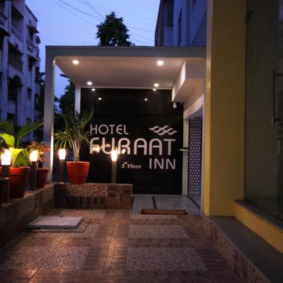 Hotel Furaat Inn (Devansh 75, Brahmkashtriya Soc, Gujarat College, Ellisbridge 380006 Ahmedabad)