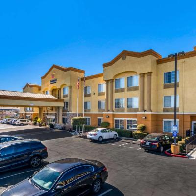 Comfort Inn & Suites Sacramento - University Area (21 Howe Avenue CA 95826 Sacramento)