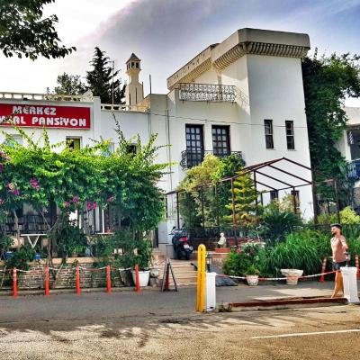Merkez Kumsal Pansiyon (Carsi Mah. Dr. Ekrem Uslu Sok. No: 16 Mugla 48400 Bodrum)