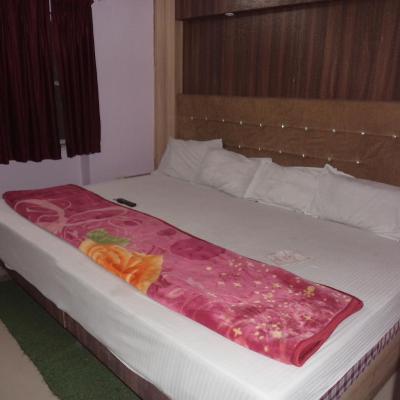 Budget Accommodation Near Station Road (Hotel Aishwarya, 11,Hathi Babu ka hatta, opp. polovictory,station Road jaipur 302006 Jaipur)