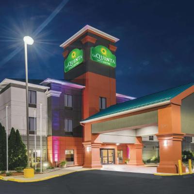 La Quinta Inn & Suites by Wyndham Louisville East (1501 Alliant Avenue KY 40299 Louisville)