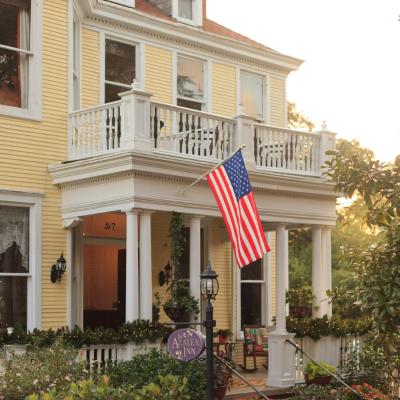 Azalea Inn and Villas (217 East Huntingdon Street GA 31401 Savannah)