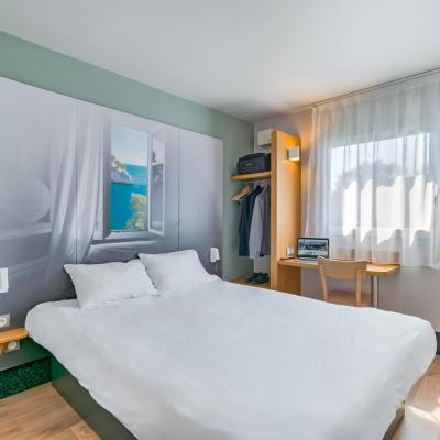 B&B HOTEL Marseille La Valentine (ZAC La Valentine Montée du Commandant de Robien 13011 Marseille)