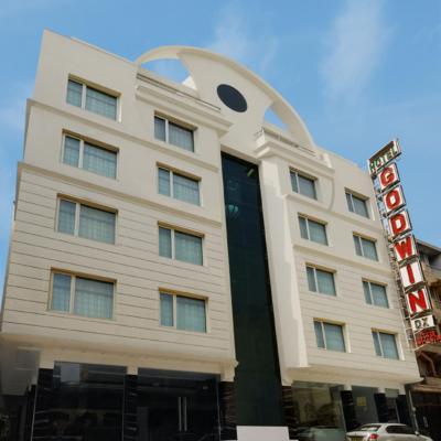 Hotel Godwin Deluxe -Near New Delhi Railway Station - Paharganj (8501/15, Arakashan Road, Ram Nagar, Paharganj, New Delhi 110055 New Delhi)