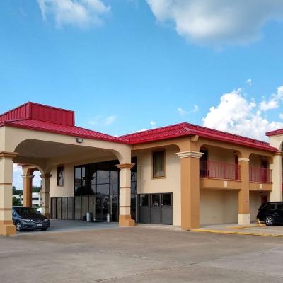 Econo Lodge Inn & Suites West - Energy Corridor (715 Highway 6 South TX 77079 Houston)