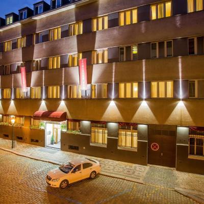 Cloister Inn Hotel (Konviktska 14 110 00 Prague)
