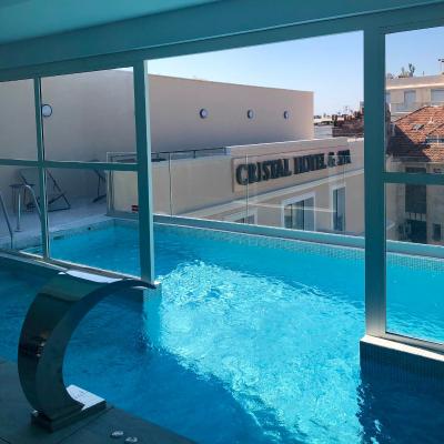 Cristal Hôtel & Spa (13-15 Rond Point Duboys D'angers 06400 Cannes)
