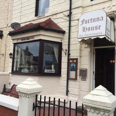 Fortuna House Hotel (32. Rawcliffe Street FY4 1BZ Blackpool)