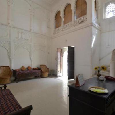 Rawla Mrignayani Palace (Rao Kriparam Ki Haveli, Opp. Silver Art Palace, Old Amer Road, Near Subhash Chowk 302002 Jaipur)