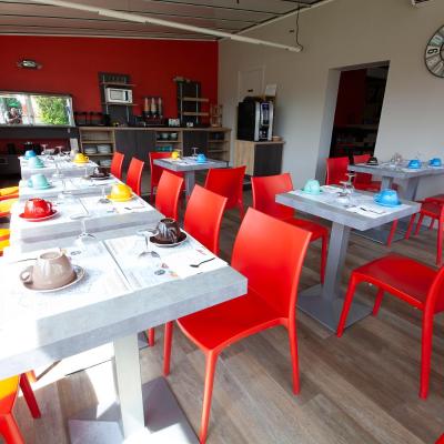 Hotel Lune Etoile (89 Boulevard Gustave Flaubert 63000 Clermont-Ferrand)