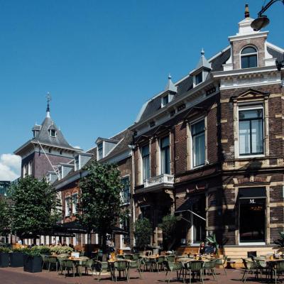 Hotel ML (Klokhuisplein 9 2011 HK Haarlem)