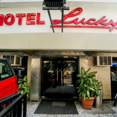 Lucky Hotel Bandra (Junction of S.V. Road & Hill Road, Bandra West 400050 Mumbai)