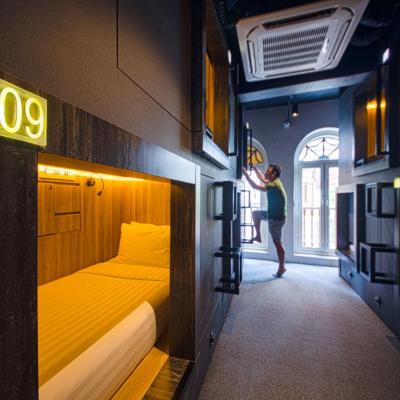 CUBE Boutique Capsule Hotel at Chinatown (76, 78 Smith Street 058972 Singapour)