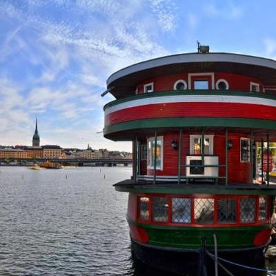 Den Röda Båten (Södermälarstrand kajplats 10 118 20 Stockholm)