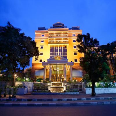 Ambhara Hotel (Jl. Iskandarsyah Raya No. 1, Kebayoran Baru 12160 Jakarta)