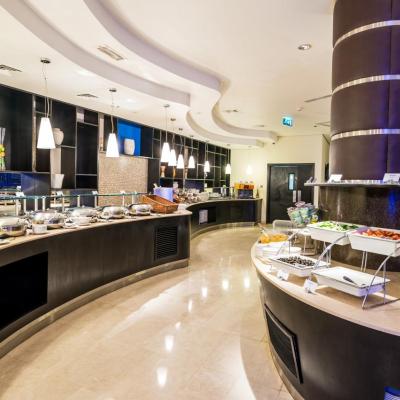 Holiday Inn Express Dubai Airport, an IHG Hotel (Airport Road 35257 Dubaï)