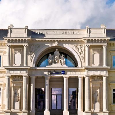 Radisson BLU Hotel Nantes (6, place Aristide Briand 44000 Nantes)