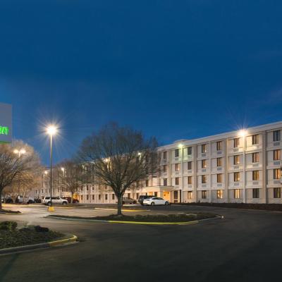 Holiday Inn Charlotte Airport, an IHG Hotel (2707 Little Rock Road NC 28214 Charlotte)
