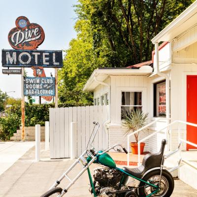 The Dive Motel and Swim Club (1414 Dickerson Pike TN 37207 Nashville)