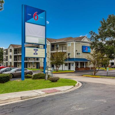 Motel 6-Jacksonville, FL - South (8285 Phillips Highway FL 32256 Jacksonville)