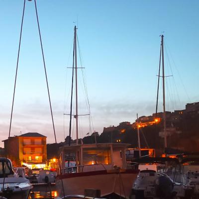 stlocavoile 4, bateau seuls à bord (Capitainerie du port de Porto Vecchio Quai Pascal Paoli 20137 Porto-Vecchio)
