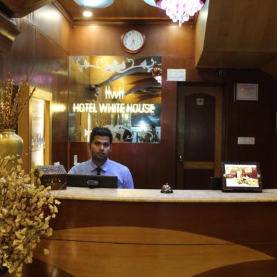 Hotel White House (143 Mahatma Gandhi Road Hotel White House 700007 Kolkata)