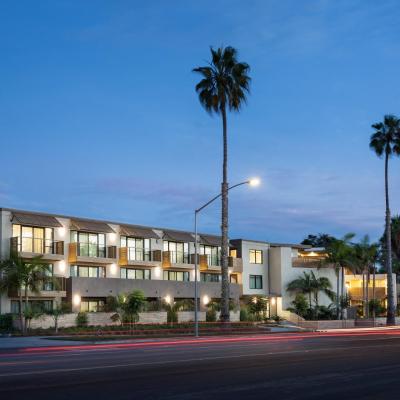 Holiday Inn Express and Suites La Jolla - Windansea Beach, and IHG Hotel (6705 La Jolla Boulevard CA 92037 San Diego)