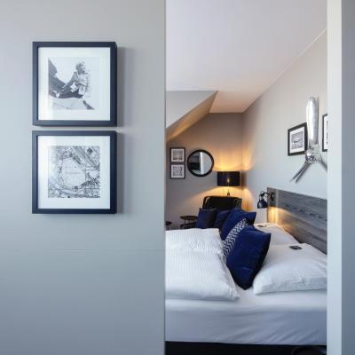 Airporthotel Berlin-Adlershof (Rudower Chaussee 14 12489 Berlin)