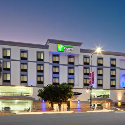 Holiday Inn Express Hollywood Walk of Fame, an IHG Hotel (1921 North Highland Avenue CA 90068 Los Angeles)