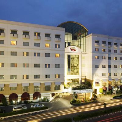 Surabaya Suites Hotel Powered by Archipelago (Plaza Boulevard, Jl. Pemuda 31-37 60271 Surabaya)