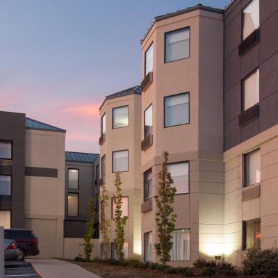 Holiday Inn Express & Suites Nashville-I-40 & I-24(Spence Lane), an IHG Hotel (714 Spence Lane  TN 37217 Nashville)