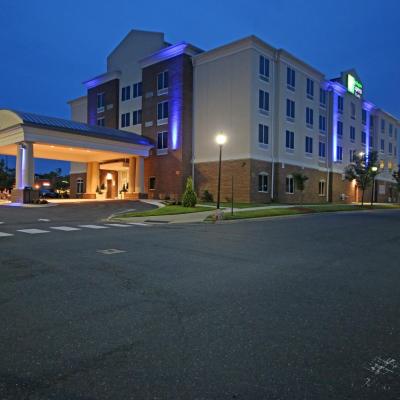 Holiday Inn Express & Suites Charlotte North, an IHG Hotel (7230 Smith Corners Boulevard NC 28269 Charlotte)