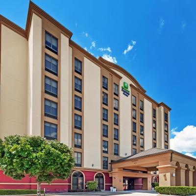 Holiday Inn Express & Suites Houston - Memorial Park Area, an IHG Hotel (7625 Katy Freeway TX 77024 Houston)