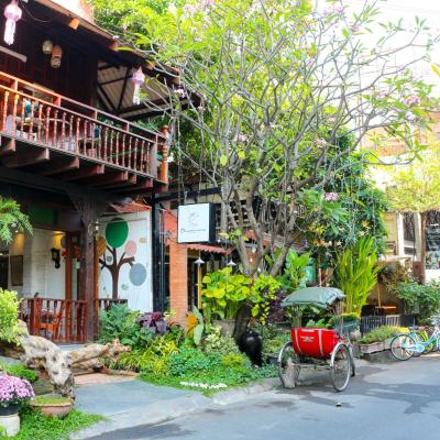 Changmoi House (Little Village) (37 Changmoi Kao Rd. A.Muang 50300 Chiang Mai)