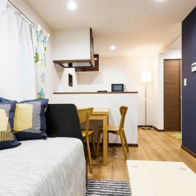 Crescent Moon Nakanoshimbashi (2-15-3 Yayoicho, Nakano ku, 164-0013 Tokyo)