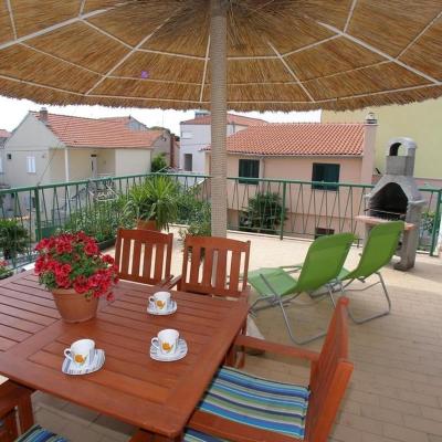 Apartments and rooms Petar - 150m from the city center (Ive Čaće 12 22211 Vodice)