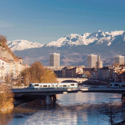 ibis Grenoble Gare (27 Quai Claude Bernard 38000 Grenoble)