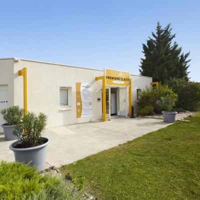 Premiere Classe Avignon Courtine Gare TGV (Zac de Courtine -255 Chemin de Ramatuelle 84000 Avignon)