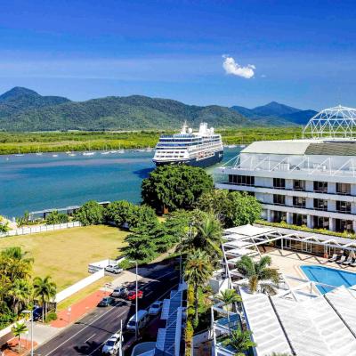 Pullman Reef Hotel Casino (35-41 Wharf Street 4870 Cairns)
