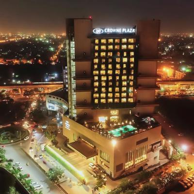 Crowne Plaza New Delhi Rohini, an IHG Hotel (Twin District Centre, Sector - 10, Rohini 110085 New Delhi)