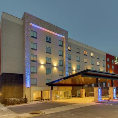 Holiday Inn Express & Suites - Nashville MetroCenter Downtown, an IHG Hotel (301 Clay Street 37208 Nashville)