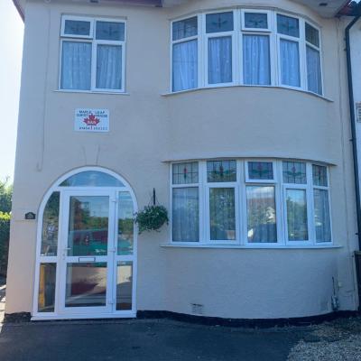 Maple Leaf Guest House (221 Gloucester Road BS34 6ND Bristol)