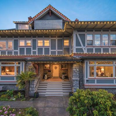 Dashwood Manor Seaside Bed & Breakfast (1 Cook Street V8V 3W6 Victoria)