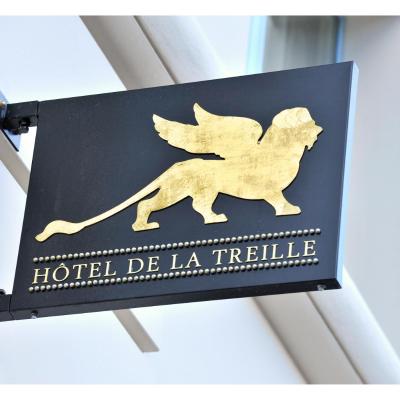 Hotel De La Treille (7/9 Place Louise de Bettignies 59000 Lille)