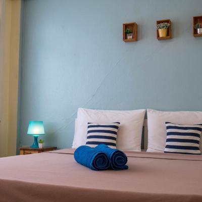 Chan Cha La 99 Hostel (6/3 Sukhumvit Soi 99, Sukhumvit Road, Bangchak, Prakanong, Bangkok, Thailand 10260 Bangkok)