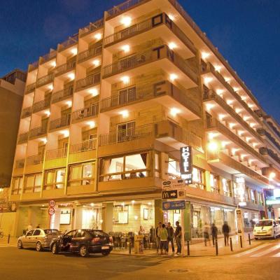 Hotel Tanit (Avenida Almendros, 1 03501 Benidorm)